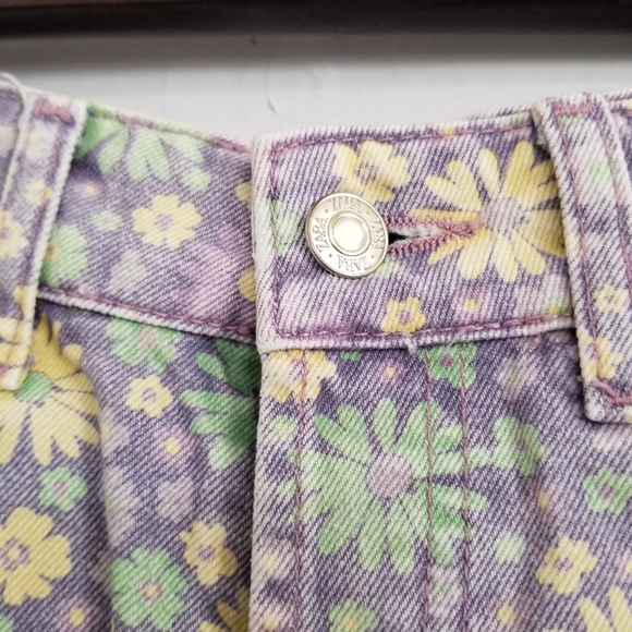 Zara Purple Daisy Printed Denim Shorts Size 0 - Picture 2 of 6